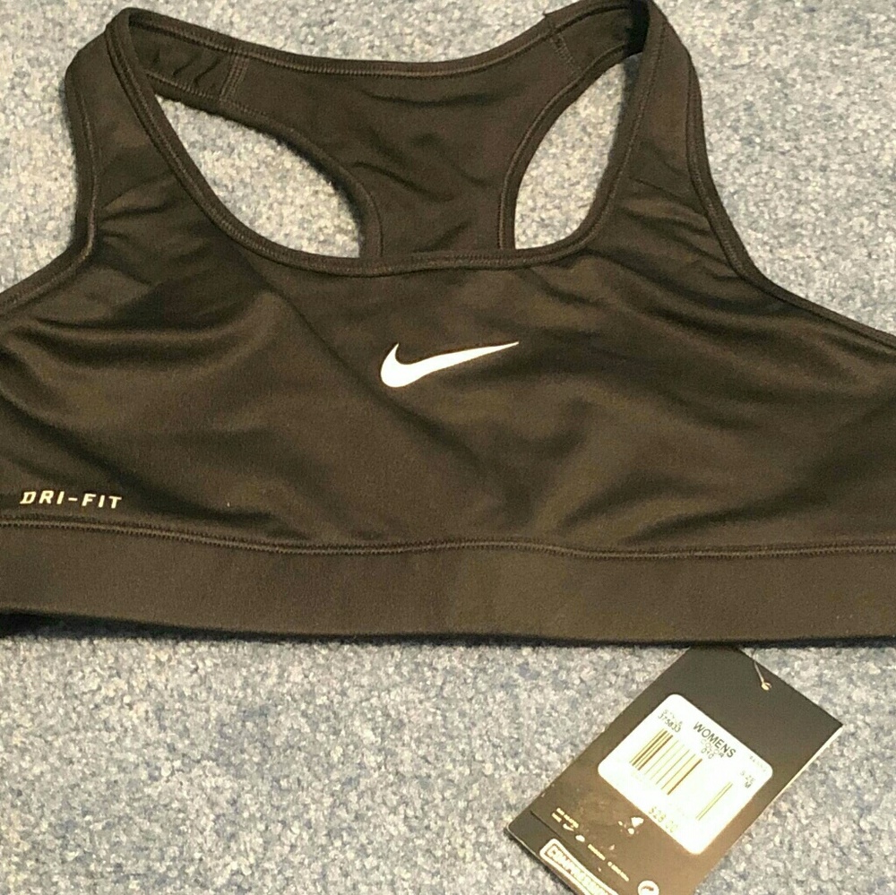 Nike Women's medium sports bra